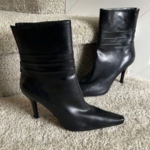 Stuart Weitzman low boots